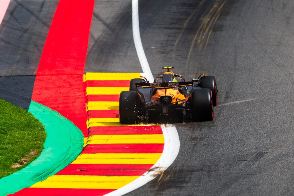 Piastri Extends Championship Lead as Norris Retires in Dutch GP Drama